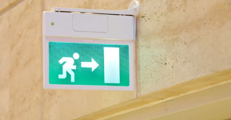 cerrajería para vías de escape