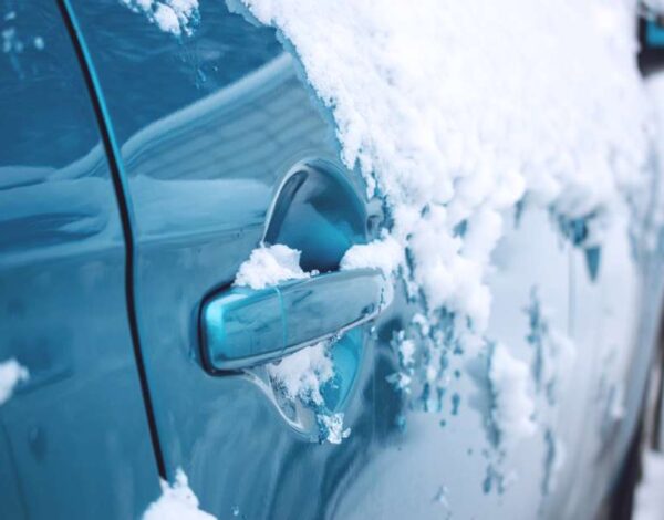 formas de descongelar una cerradura de auto