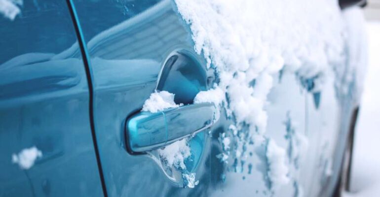 formas de descongelar una cerradura de auto