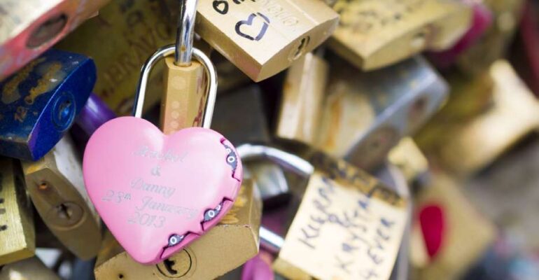 puentes de candados famosos
