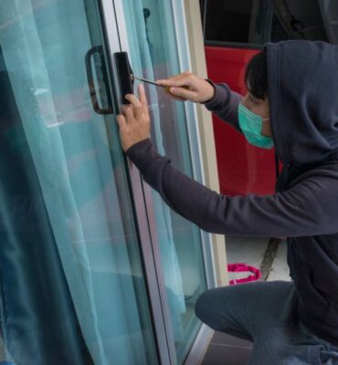 Robo con la tecnica de hilo de lana