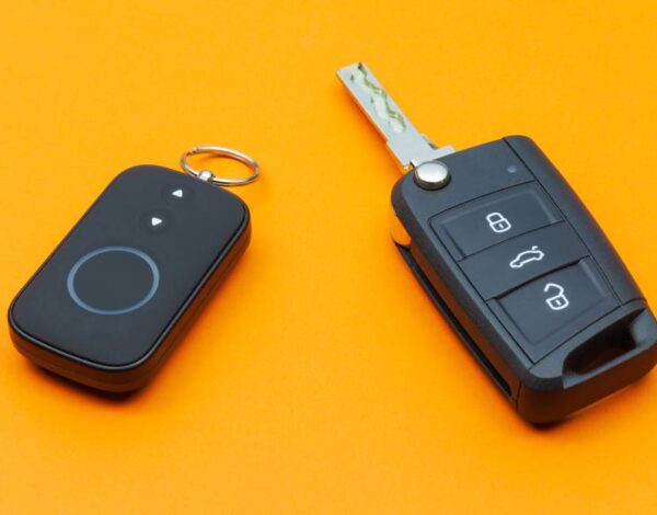 comparación entre la llave xtrail y versa nissan